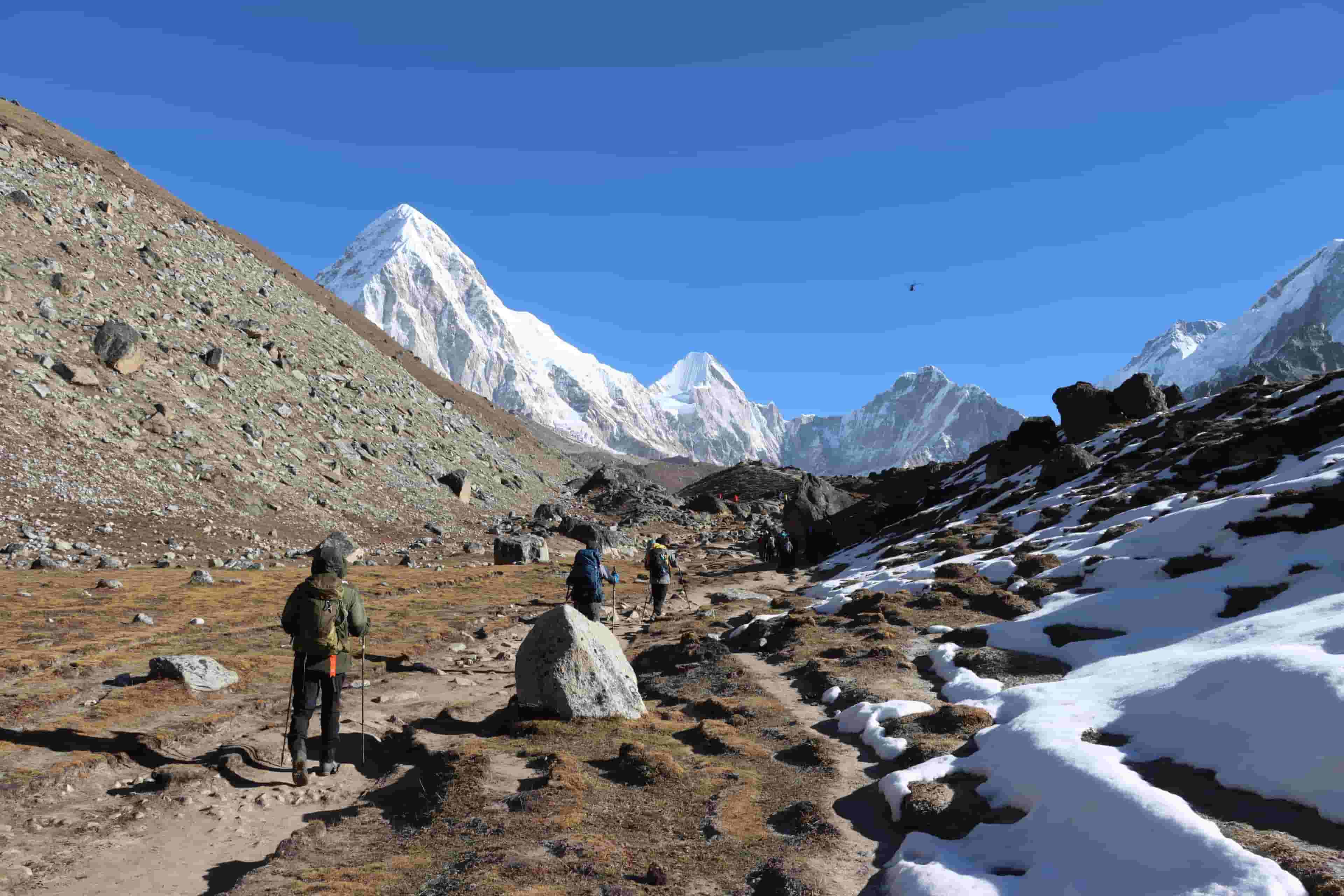 WHAT YOU SHOULD CARRY ON YOUR TRIP TO NEPAL