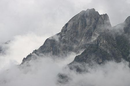 NAR PHU VALLEY TREK (12 DAYS)