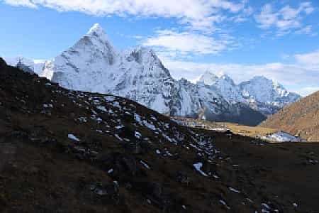Ama Dablam and Kangtega peaks viewed from the trail between Kongma La Pass and Chukhung